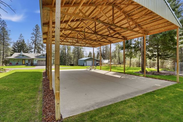 3216 E Rocky Ridge Ave, Chattaroy, WA 99003