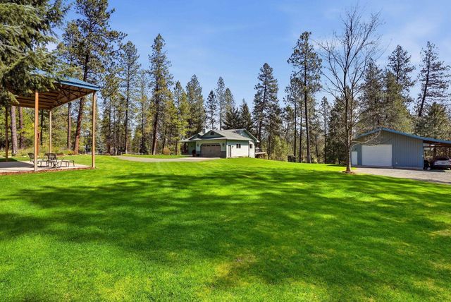 3216 E Rocky Ridge Ave, Chattaroy, WA 99003