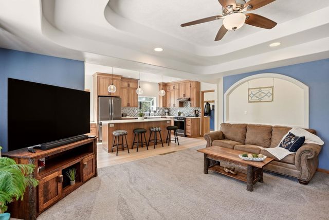 3216 E Rocky Ridge Ave, Chattaroy, WA 99003