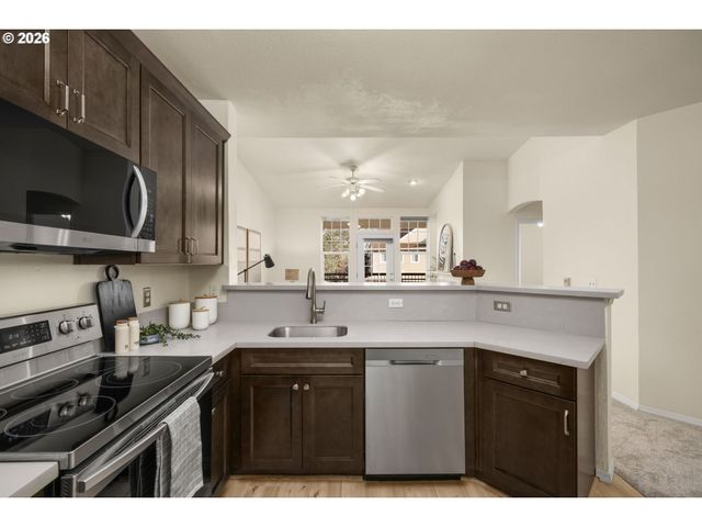 1231 Ne HORIZON Loop 208, Hillsboro, OR 97124