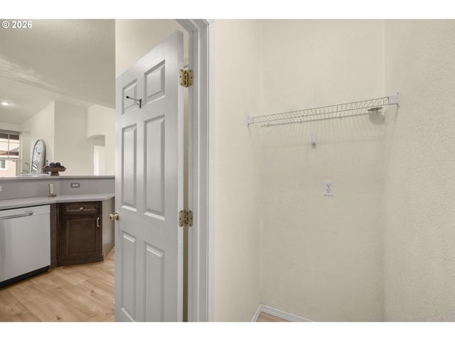 1231 Ne HORIZON Loop 208, Hillsboro, OR 97124