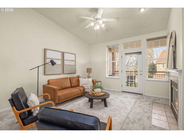 1231 Ne HORIZON Loop 208, Hillsboro, OR 97124