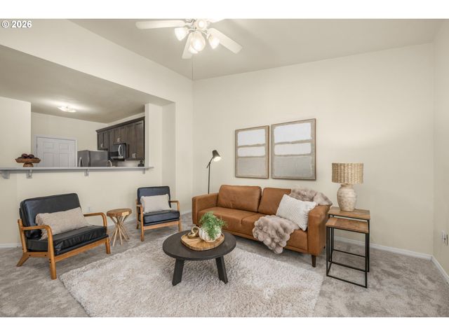 1231 Ne HORIZON Loop 208, Hillsboro, OR 97124