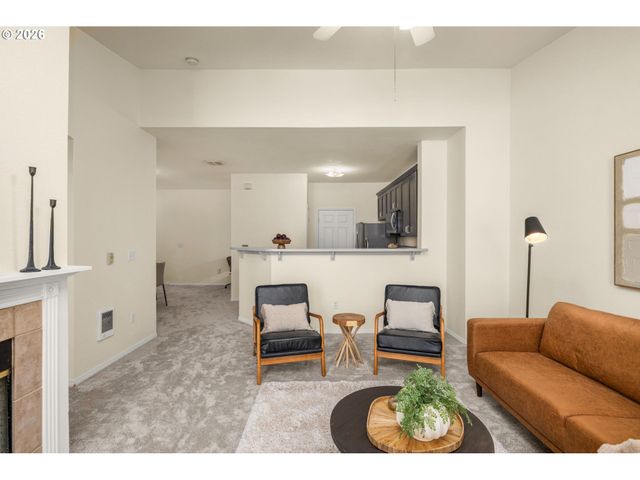 1231 Ne HORIZON Loop 208, Hillsboro, OR 97124