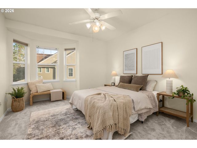 1231 Ne HORIZON Loop 208, Hillsboro, OR 97124