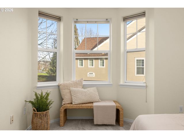 1231 Ne HORIZON Loop 208, Hillsboro, OR 97124