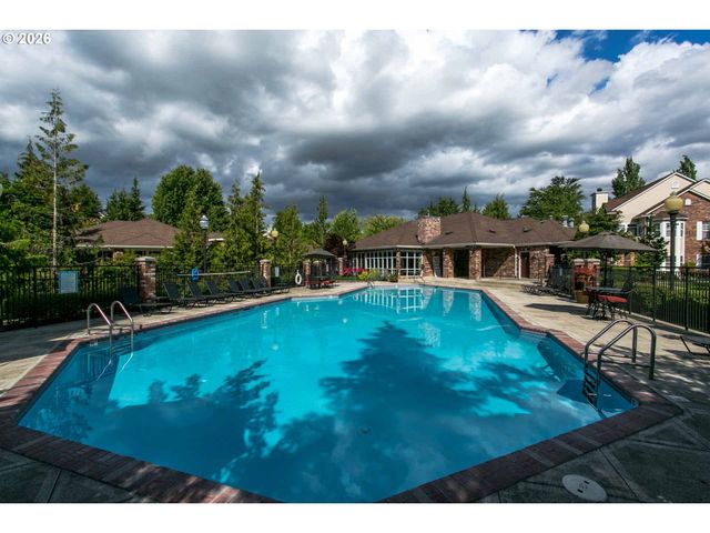 1231 Ne HORIZON Loop 208, Hillsboro, OR 97124