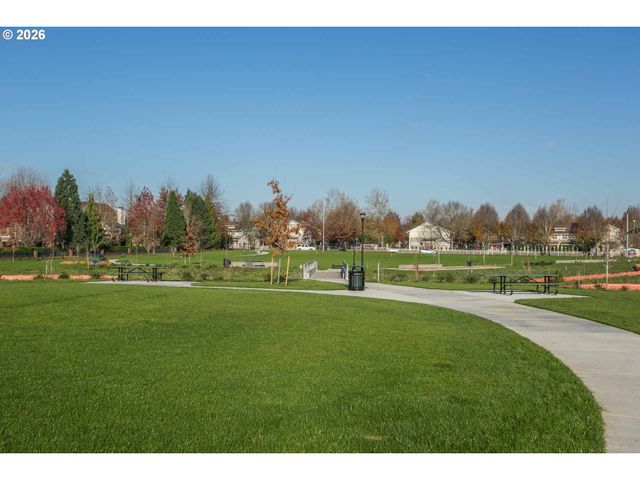 1231 Ne HORIZON Loop 208, Hillsboro, OR 97124