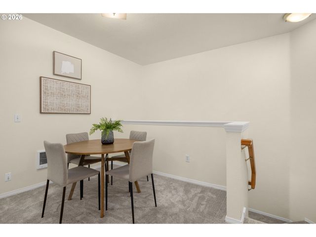 1231 Ne HORIZON Loop 208, Hillsboro, OR 97124