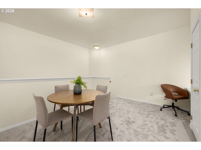 1231 Ne HORIZON Loop 208, Hillsboro, OR 97124