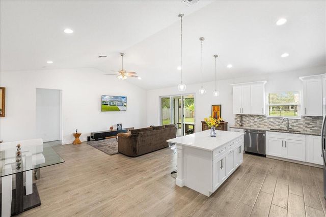 5362 NW Akbar Terrace, Port St. Lucie, FL 34986