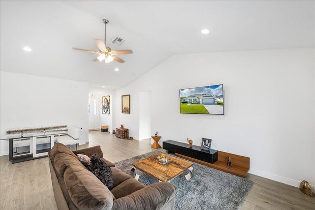 5362 NW Akbar Terrace, Port St. Lucie, FL 34986