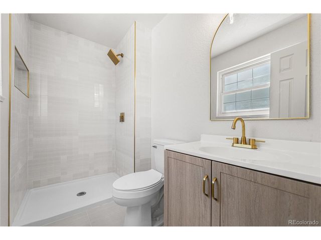 18844 E Cornell Ave, Aurora, CO 80013