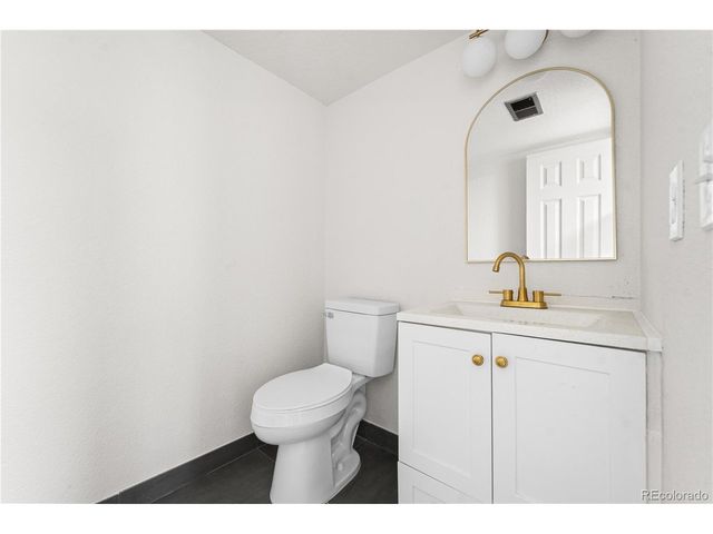 18844 E Cornell Ave, Aurora, CO 80013