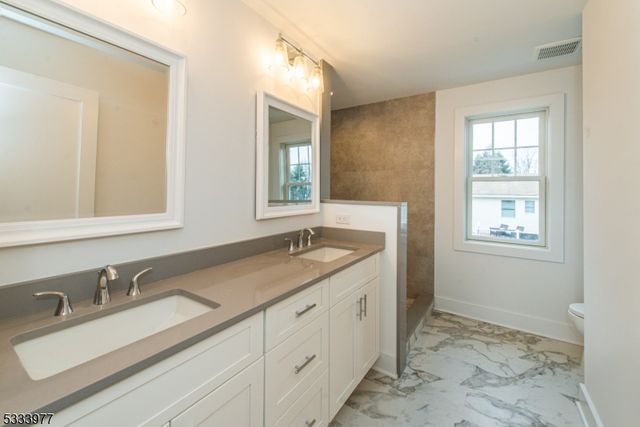 140 Mckinley Ave, East Hanover Twp., NJ 07936