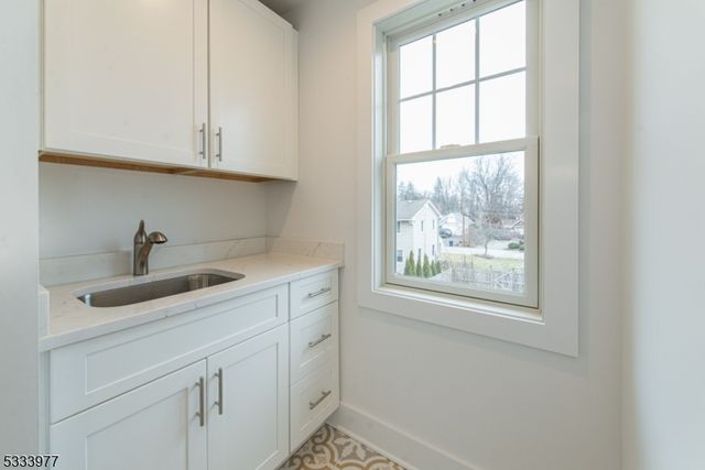 140 Mckinley Ave, East Hanover Twp., NJ 07936