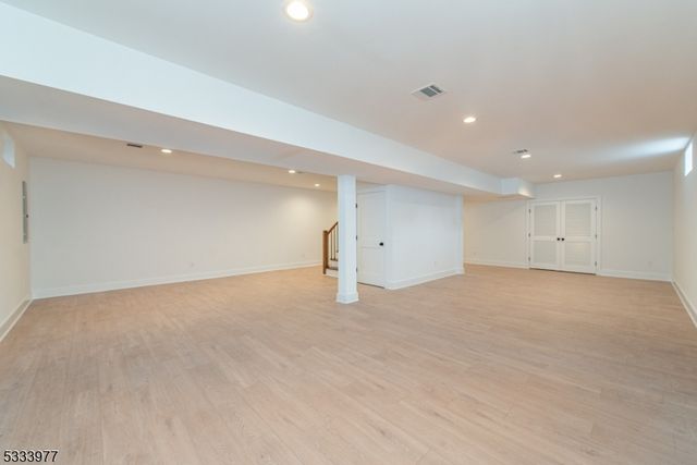 140 Mckinley Ave, East Hanover Twp., NJ 07936