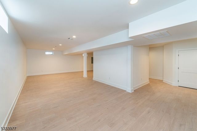 140 Mckinley Ave, East Hanover Twp., NJ 07936