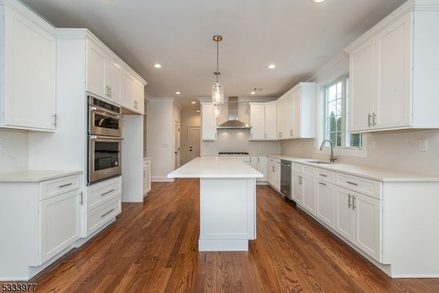 140 Mckinley Ave, East Hanover Twp., NJ 07936