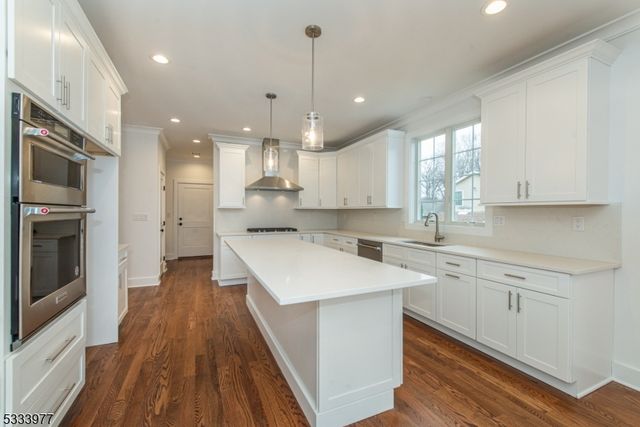 140 Mckinley Ave, East Hanover Twp., NJ 07936