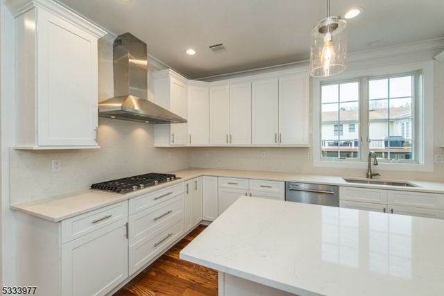 140 Mckinley Ave, East Hanover Twp., NJ 07936