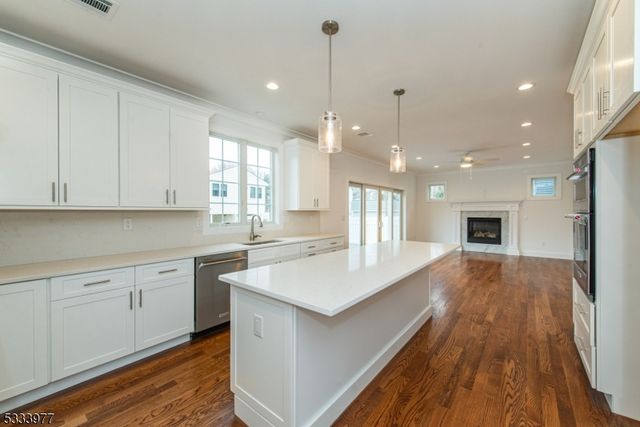 140 Mckinley Ave, East Hanover Twp., NJ 07936