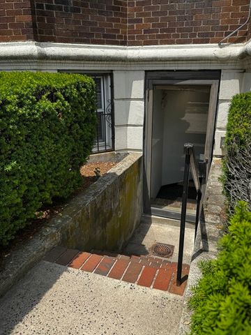 1641 Commonwealth Avenue 19, Boston, MA 02135