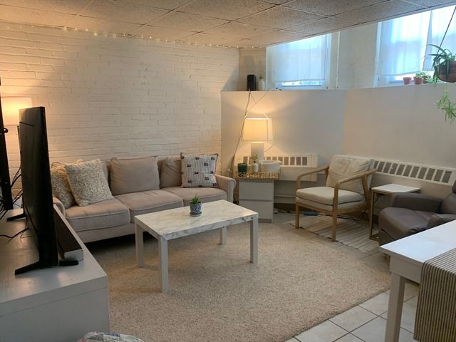 1641 Commonwealth Avenue 19, Boston, MA 02135