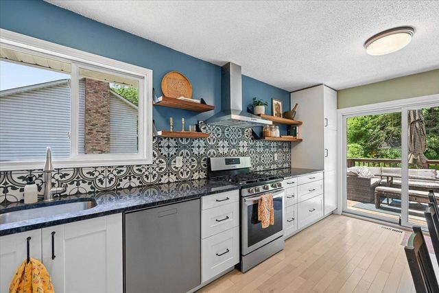 13201 Everest Avenue, Apple Valley, MN 55124