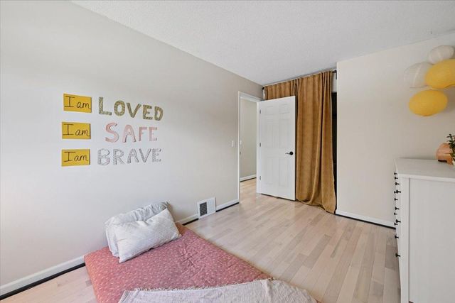 13201 Everest Avenue, Apple Valley, MN 55124