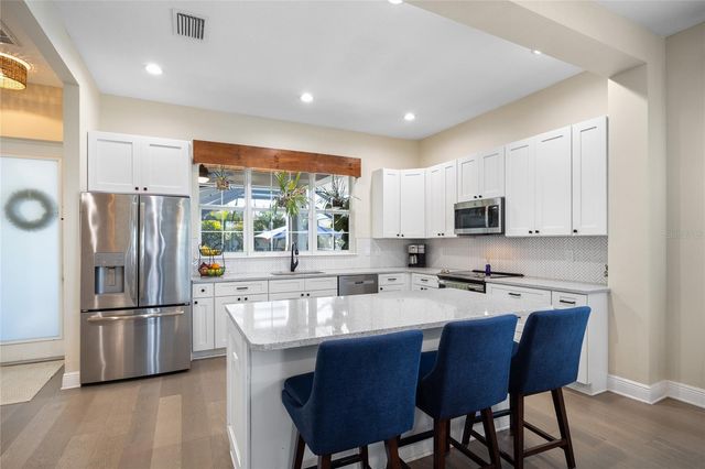 1854 13TH AVENUE N, St Petersburg, FL 33713