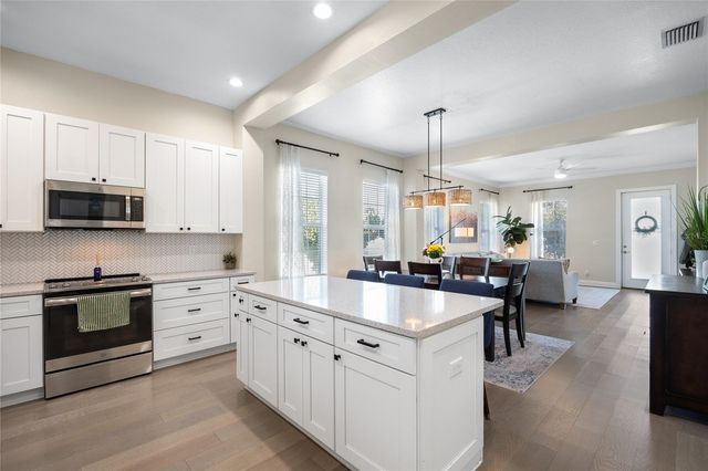 1854 13TH AVENUE N, St Petersburg, FL 33713