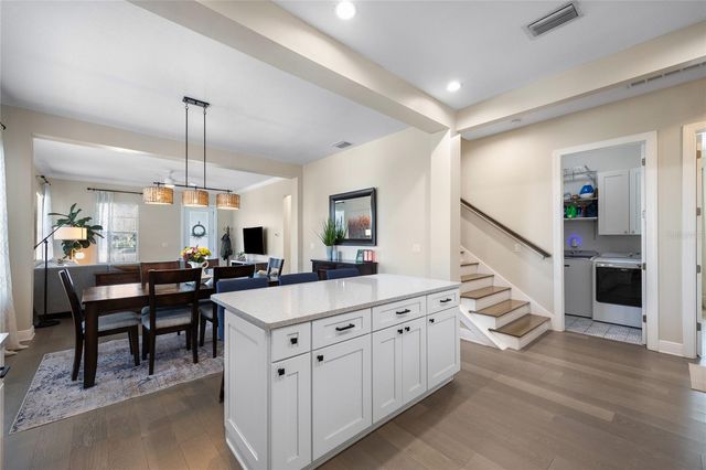 1854 13TH AVENUE N, St Petersburg, FL 33713