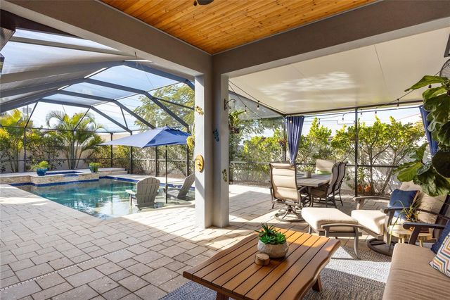 1854 13TH AVENUE N, St Petersburg, FL 33713