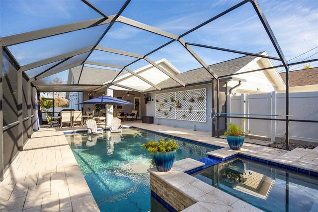 1854 13TH AVENUE N, St Petersburg, FL 33713