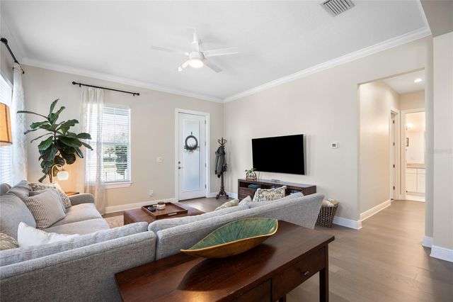 1854 13TH AVENUE N, St Petersburg, FL 33713