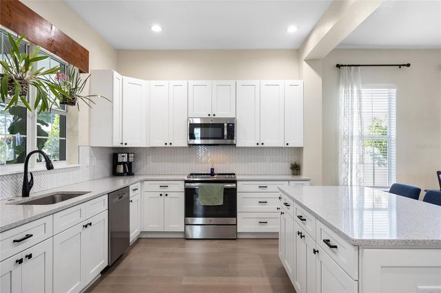 1854 13TH AVENUE N, St Petersburg, FL 33713