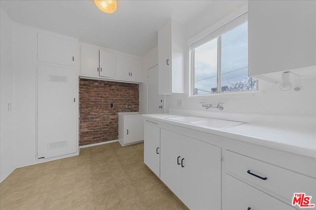 10945 National Boulevard, Los Angeles, CA 90064