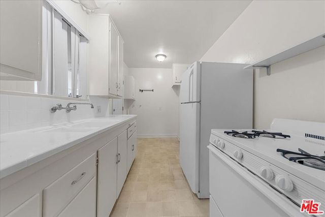 10945 National Boulevard, Los Angeles, CA 90064
