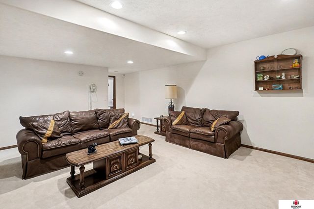 2208 S 179Th Street, Omaha, NE 68130