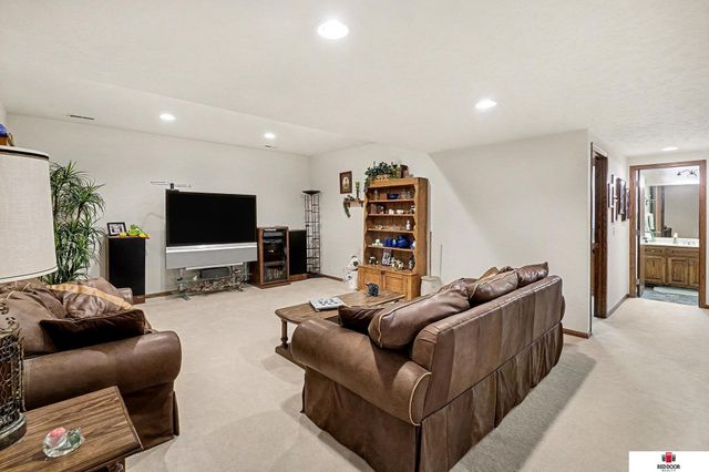 2208 S 179Th Street, Omaha, NE 68130