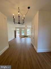 1007 S QUEEN ST, York, PA 17403