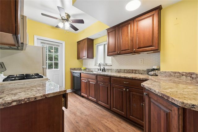 1412 Bellaire Pl, Brookline, PA 15226