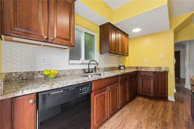 1412 Bellaire Pl, Brookline, PA 15226