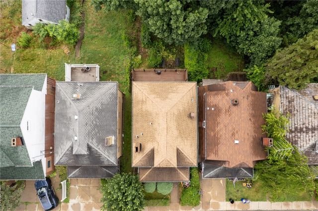 1412 Bellaire Pl, Brookline, PA 15226