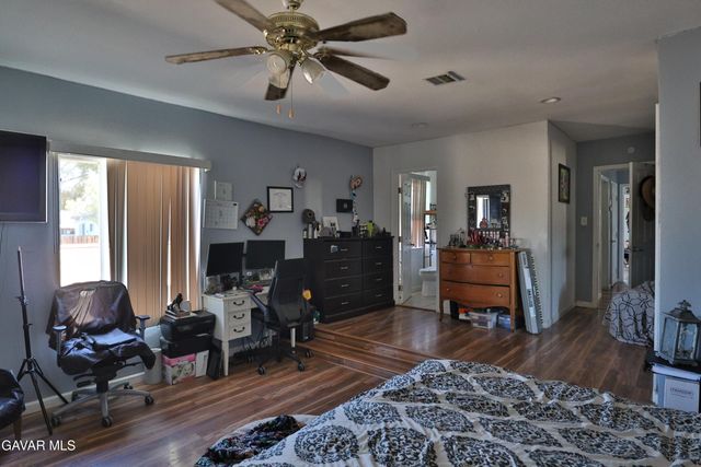 830 W Avenue J4, Lancaster, CA 93534