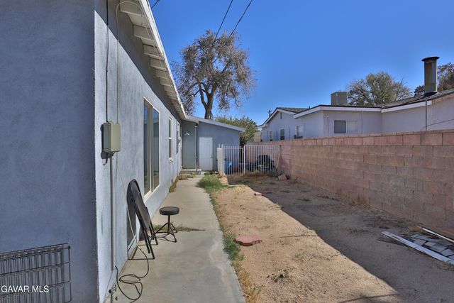 830 W Avenue J4, Lancaster, CA 93534