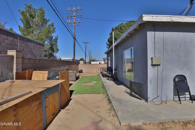 830 W Avenue J4, Lancaster, CA 93534