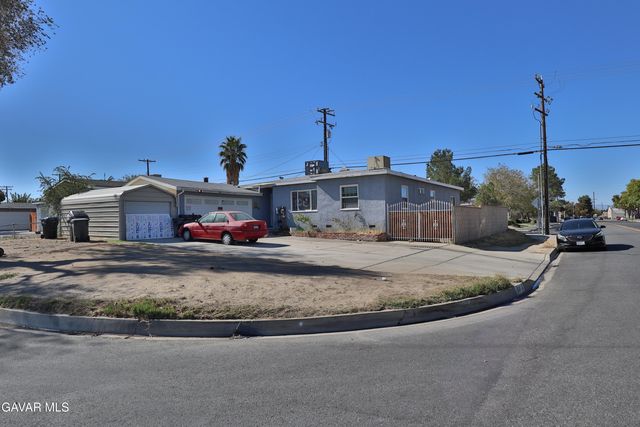 830 W Avenue J4, Lancaster, CA 93534