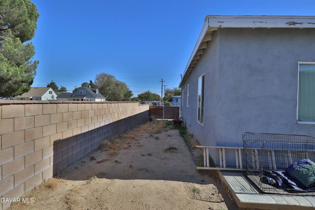 830 W Avenue J4, Lancaster, CA 93534